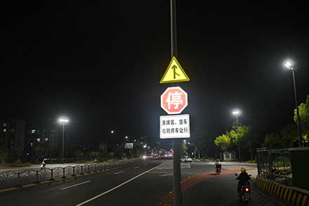 青陽(yáng)北路與昆太路路口.jpg